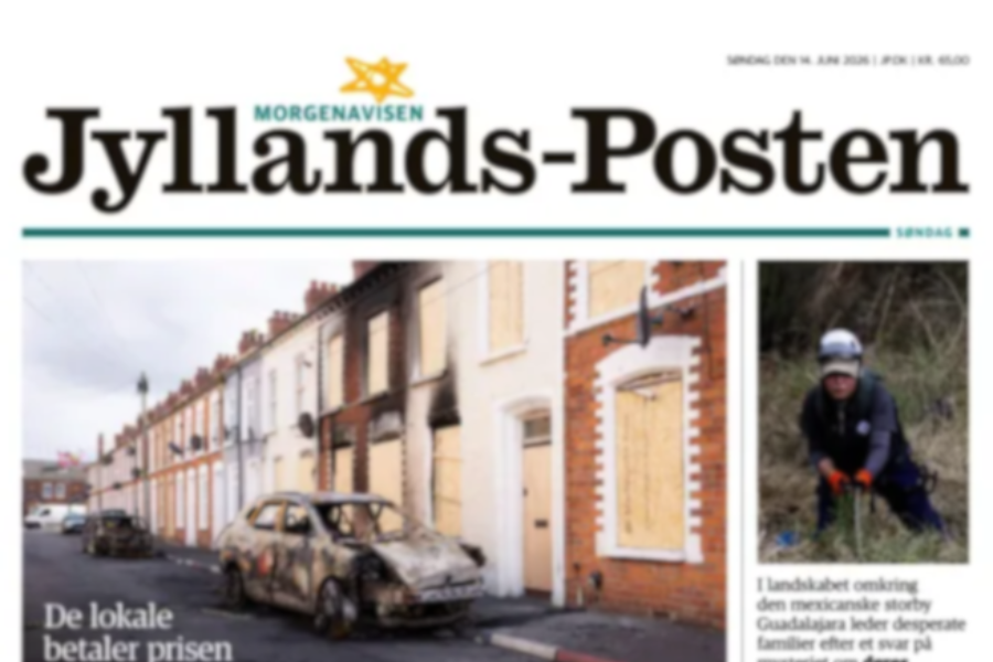 Forsiden af Jyllands-Posten med hovedhistorie om lokale beboere og uroligheder.